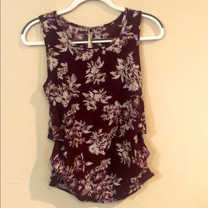 Sleeveless floral print top